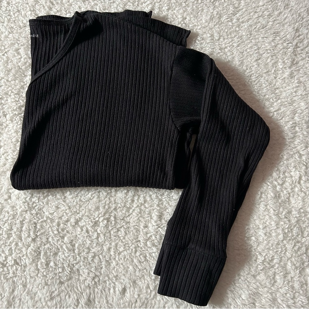 American Eagle Women’s Solid Black Ribbed V-Neck Top Small